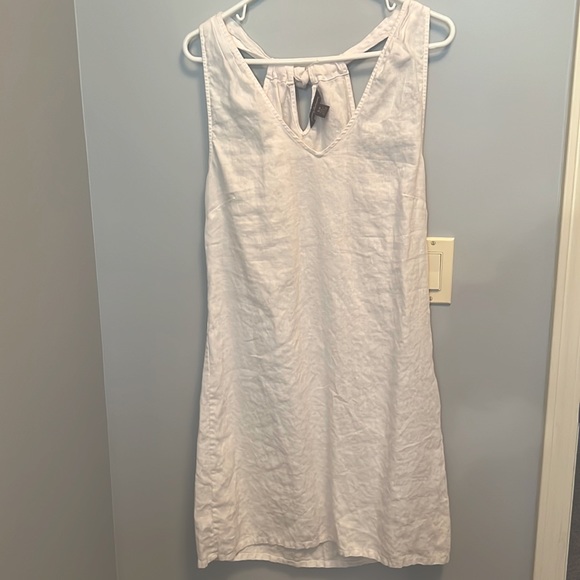 Tommy Bahama Dresses & Skirts - ☀️Tommy Bahama 100% linen summer dress. ☀️